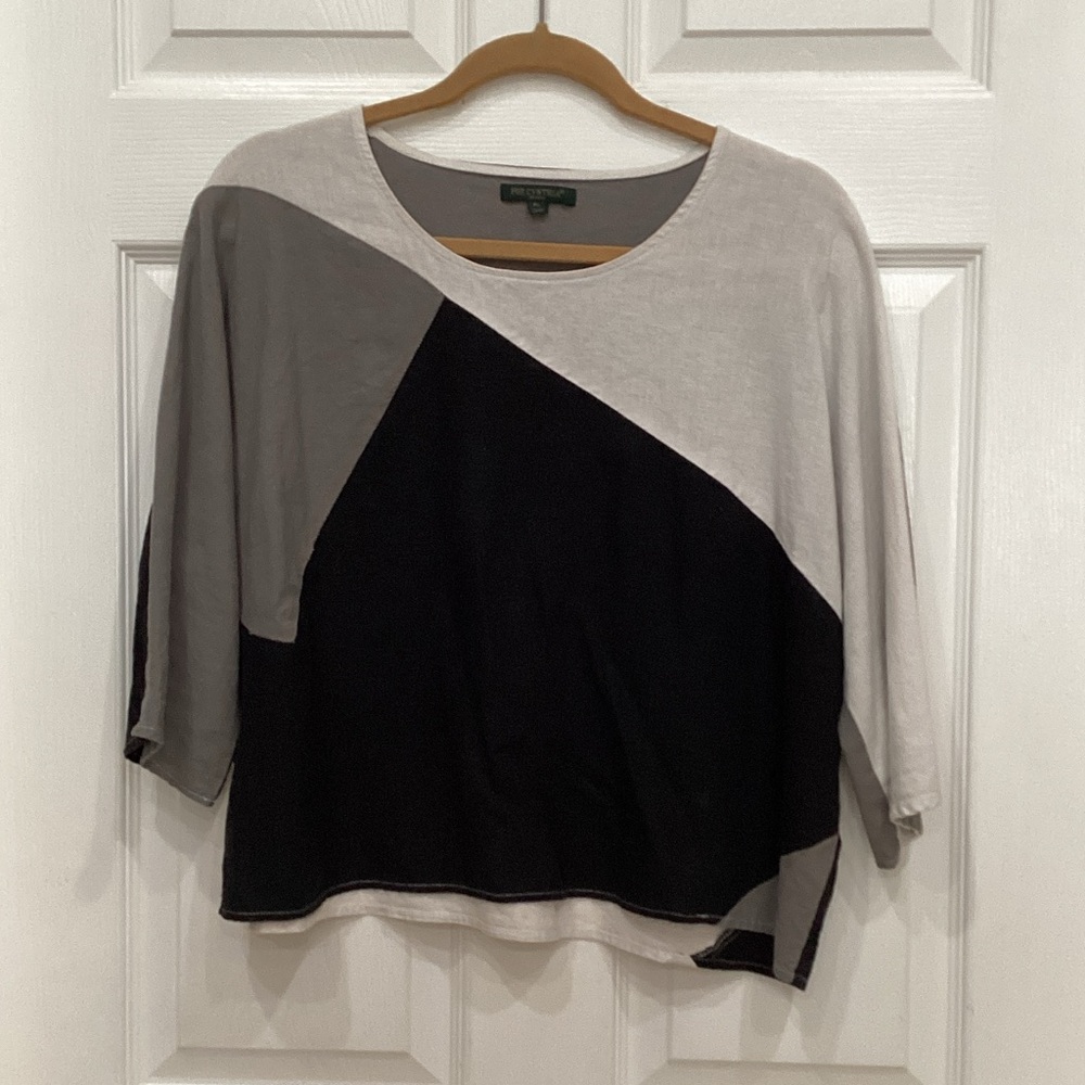 For Cynthia Colorblock Dolman Sleeve Top - Black and Gray& White.
